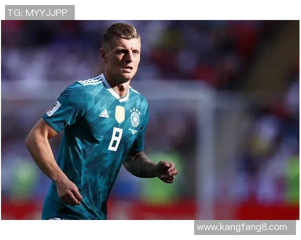 克罗斯：从天才少年到世界足球巨星的传奇旅程与成就解析